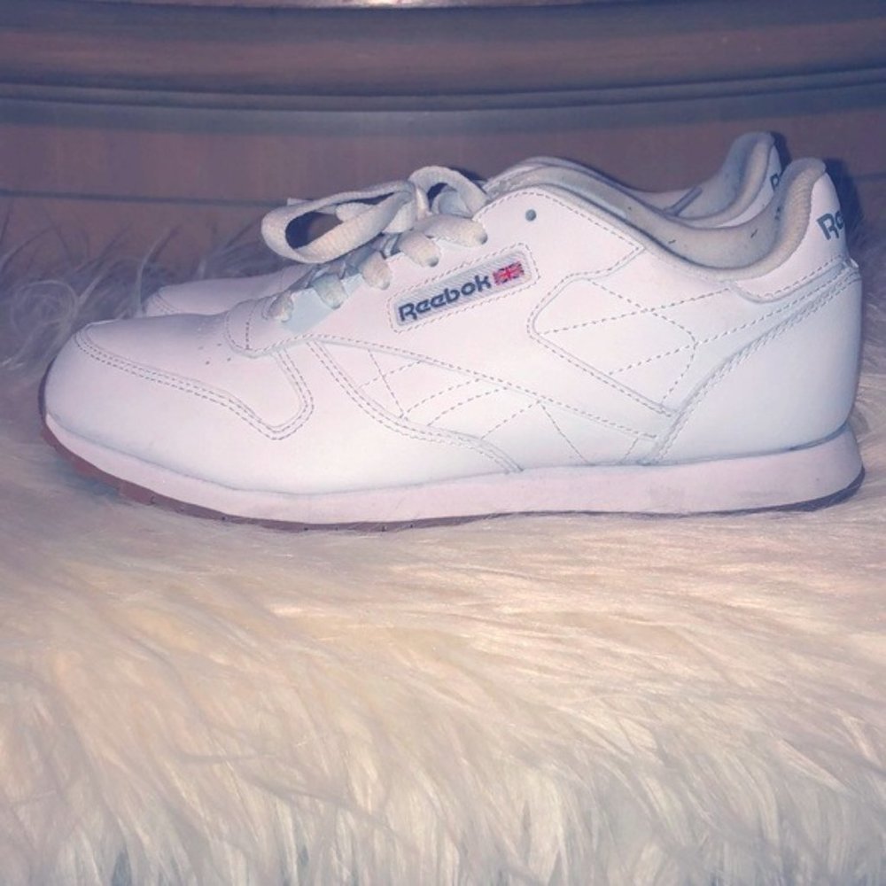 Classic all white Reebok